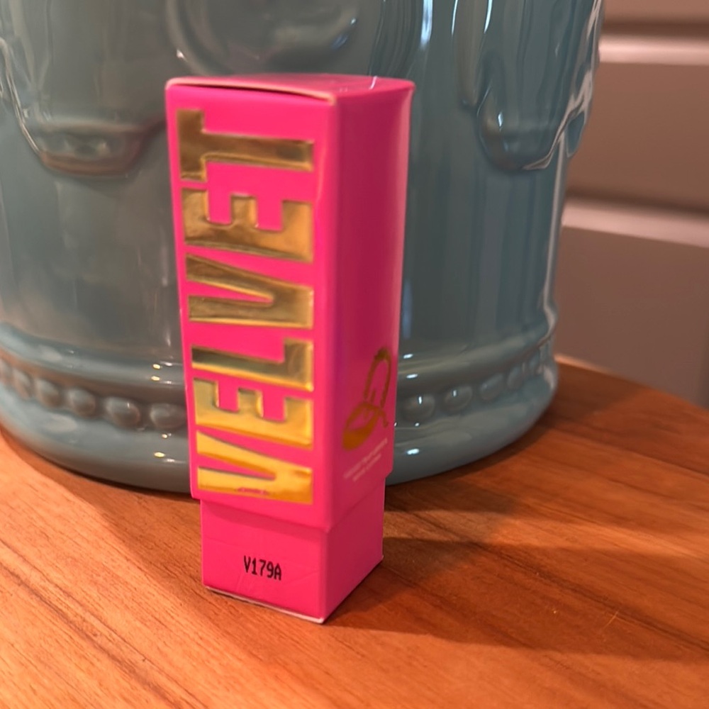 Jeffree Star Velvet Trap Lipstick Holy Fashion